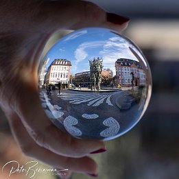 IR6_03688 Ein weiteres Mainzer Wahrzeichen - der Fastnachtsbrunnen steht auf dem Schillerplatz an der Ecke Schillerstrae/Ludwigsstrae. Das Denkmal soll die nrrische...